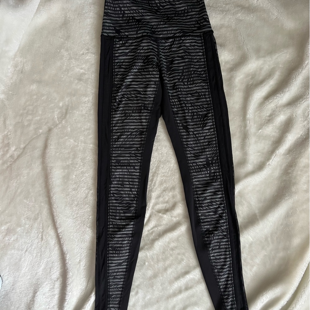 Lululemon Black Gray and Mesh Leggings